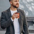 Niklas S.